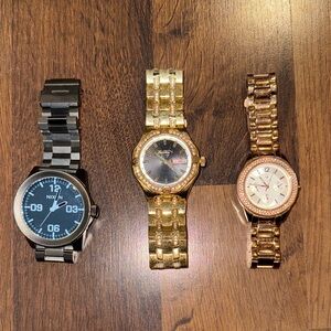 Bundle of 3 watches Nixon, Elgin and Bulova Watches